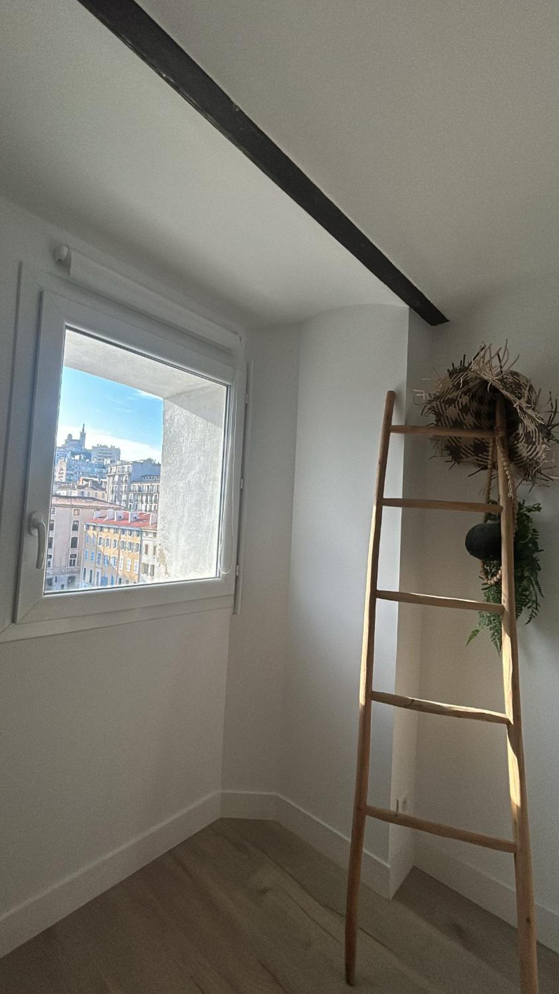 Appartement Place Aux Huiles Marseille